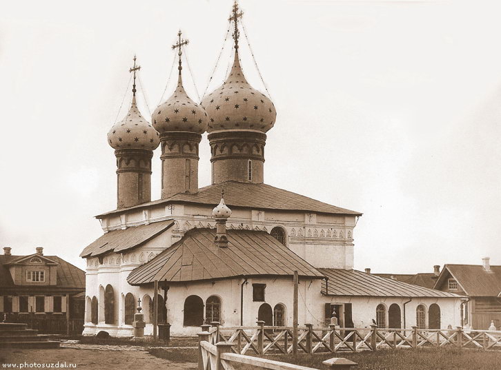 Ризоположенский собор в Суздале на архивном фото