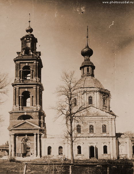 Дмитриевская церковь с колокольней