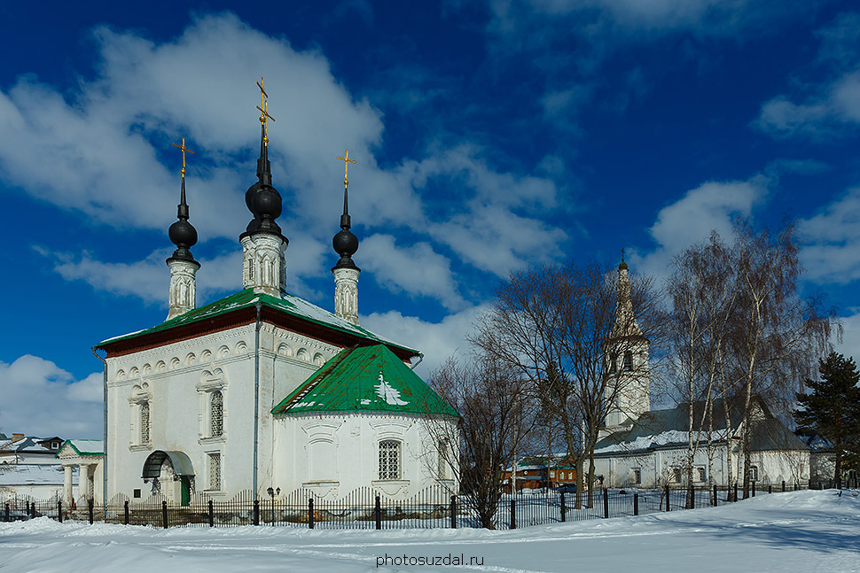 Цареконстантиновская и Скорбященская церкви в Суздале
