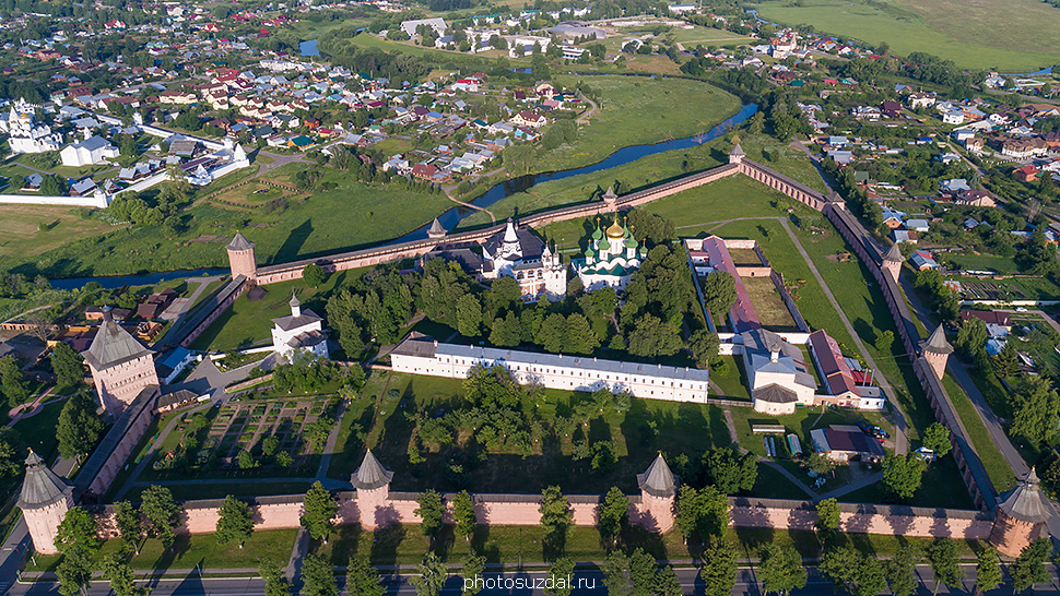 Вид на Спасо-Евфимиев монастырь с дрона