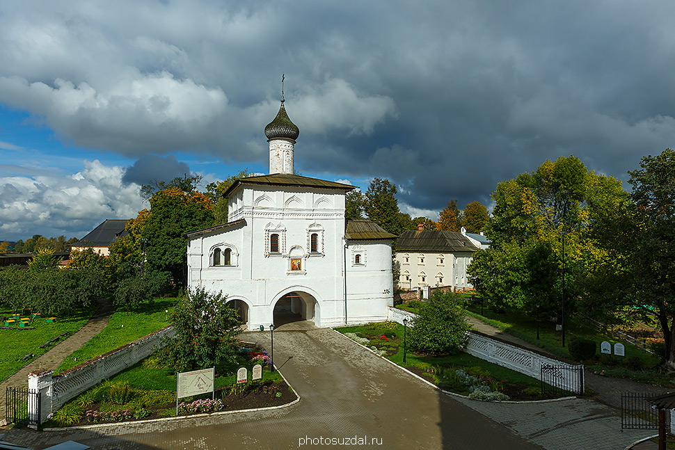 Благовещенская надвратная церковь Спасо-Евфимиева монастыря в Суздале