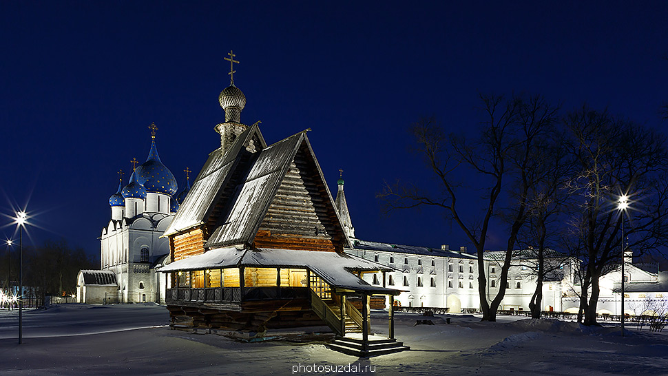 Деревянная Никольская церковь в Суздальском кремле