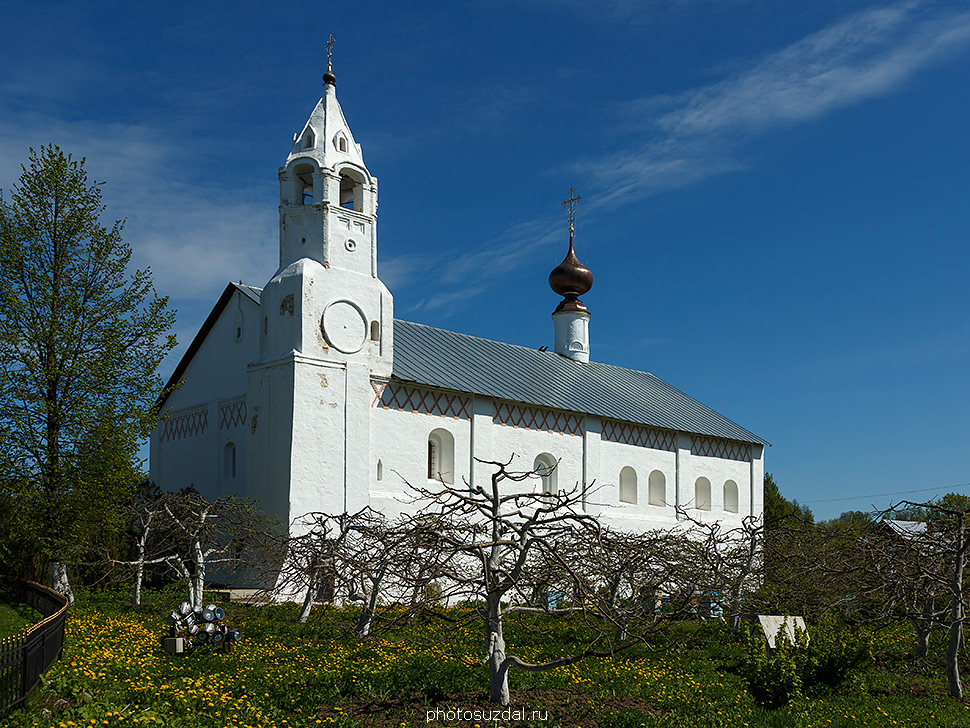 Зачатьевская трапезная церковь Покровского монастыря в Суздале