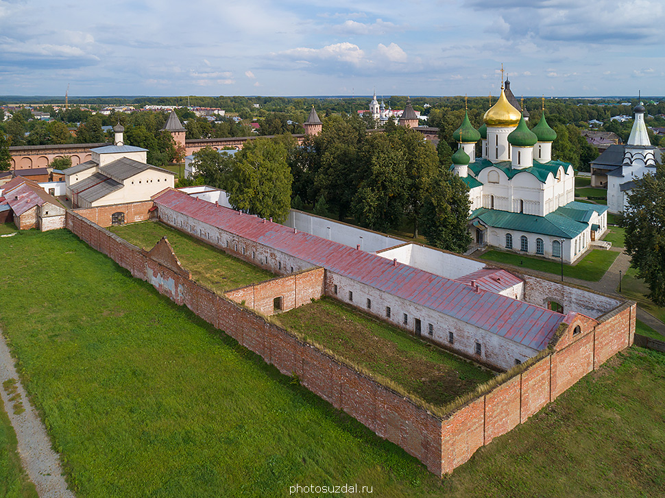 Тюремный корпус Спасо-Евфимиева монастыря в Суздале