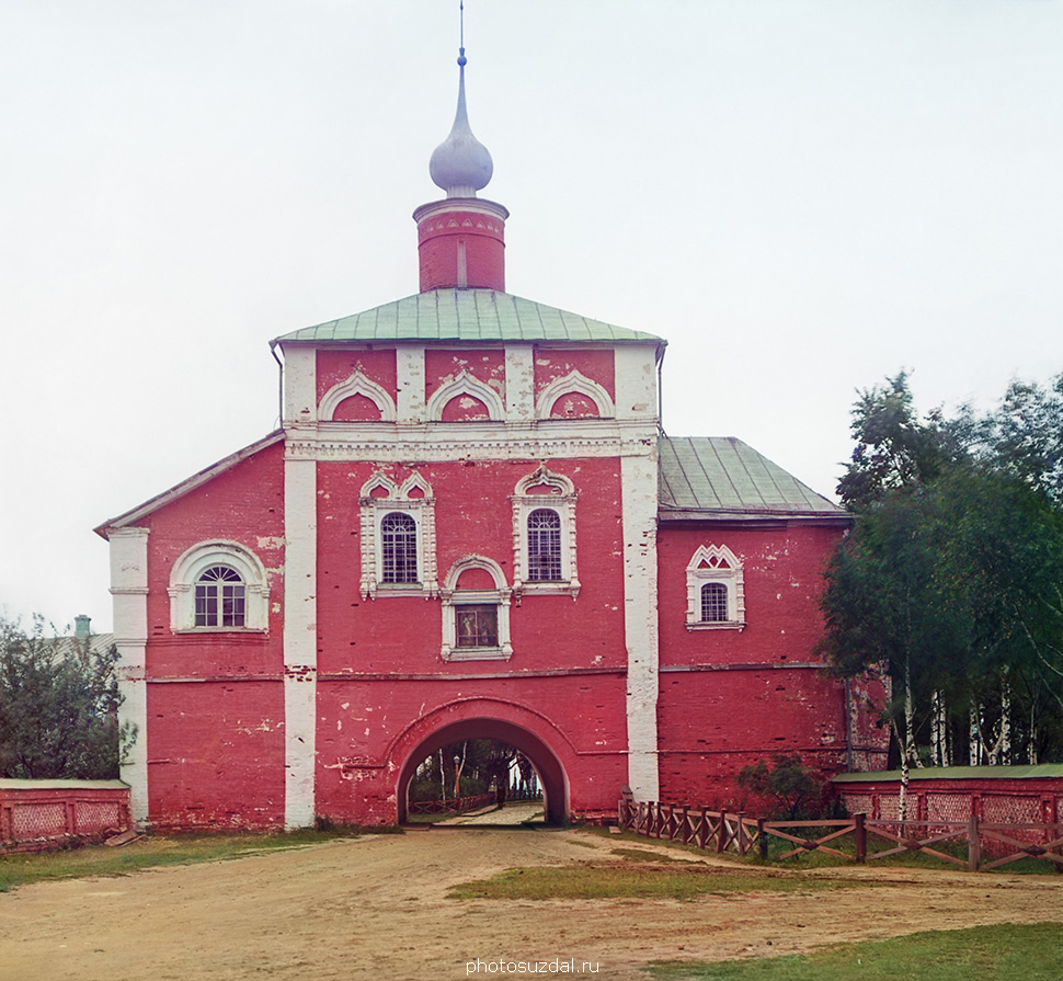 Благовещенская надвратная церковь Спасо-Евфимиева монастыря на старой фотографии Прокудина-Горского