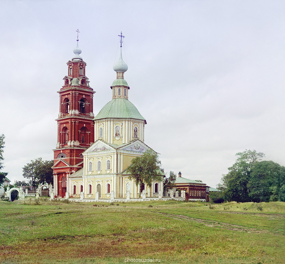 Дмитриевская церковь с колокольней на старой фотографии Прокудина-Горского