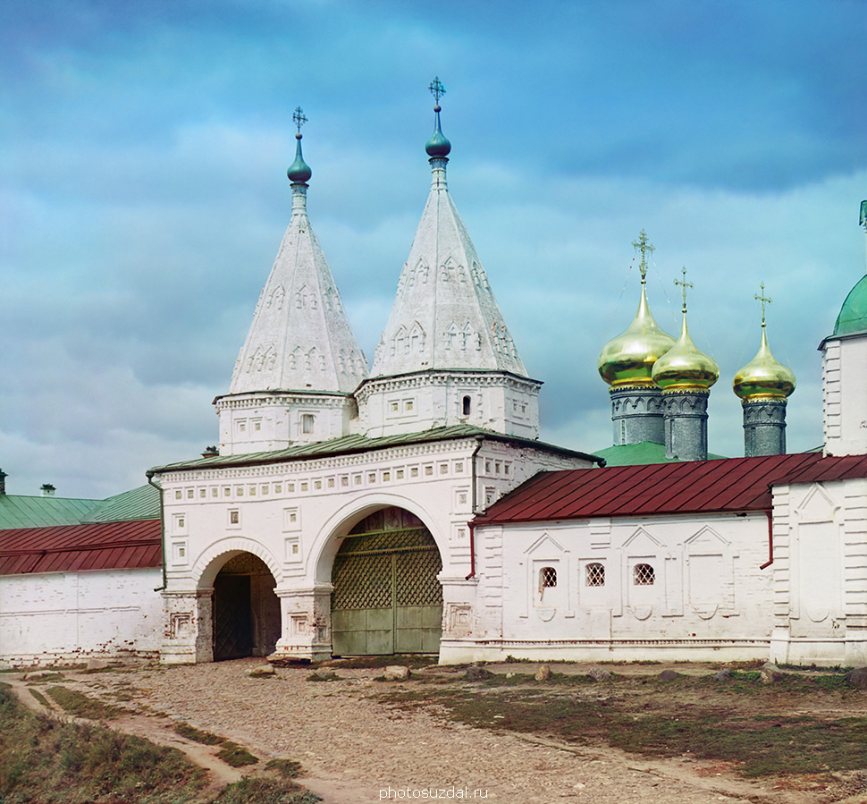 Святые ворота Ризоположенского монастыря на старой фотографии Прокудина-Горского