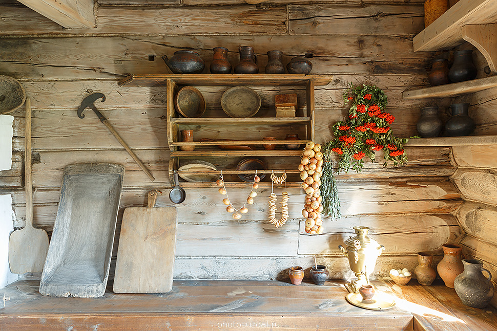 Интерьер дома крестьянина-середняка в Суздальском музее деревянного зодчества