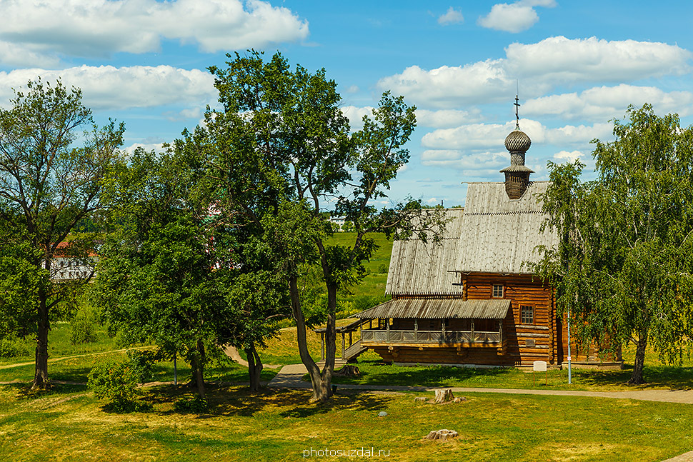 Никольская деревянная церковь в Суздальском кремле