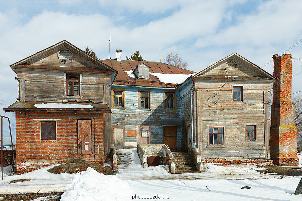 Дом Рогозина в селе Черниж вид с запада