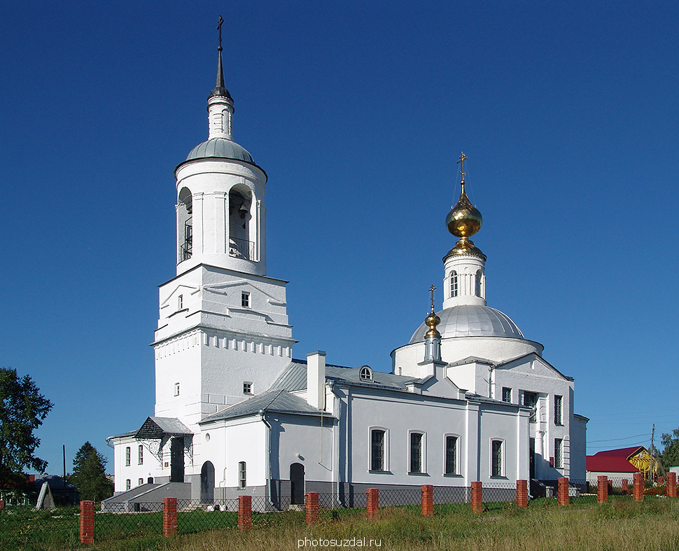 Церковь Иоанна Богослова с колкольней в селе Богослово Суздальского района