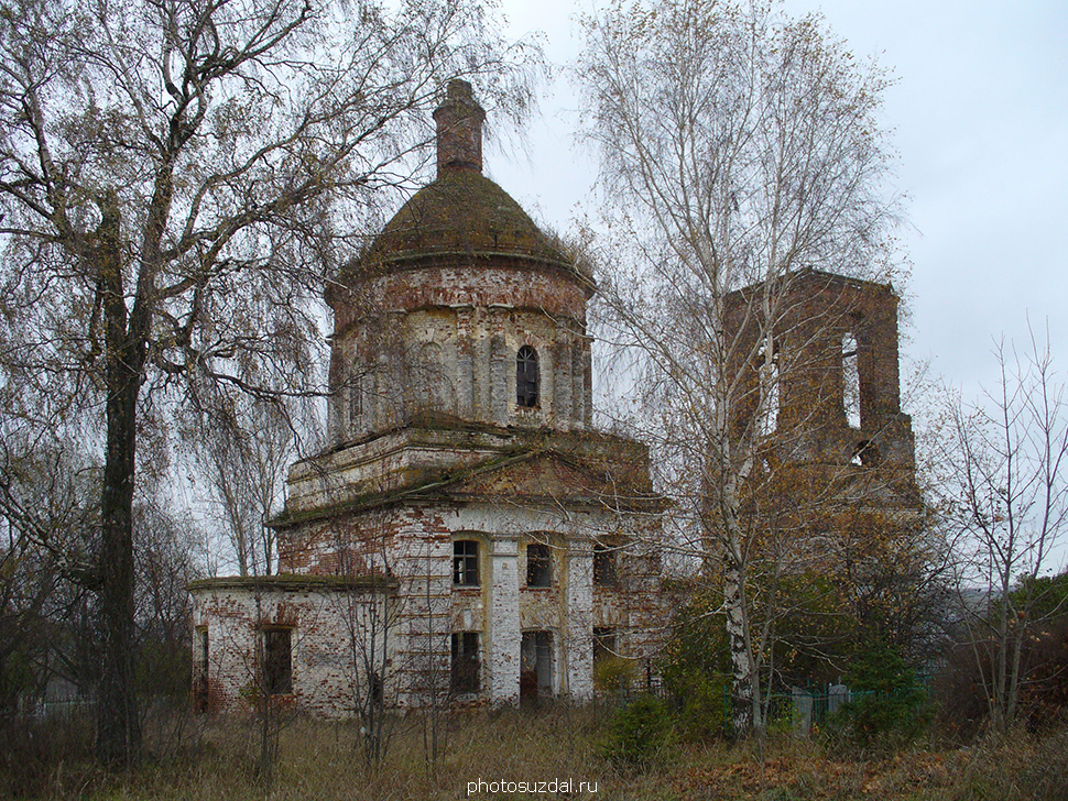 Воскресенская церковь в селе Новгородское