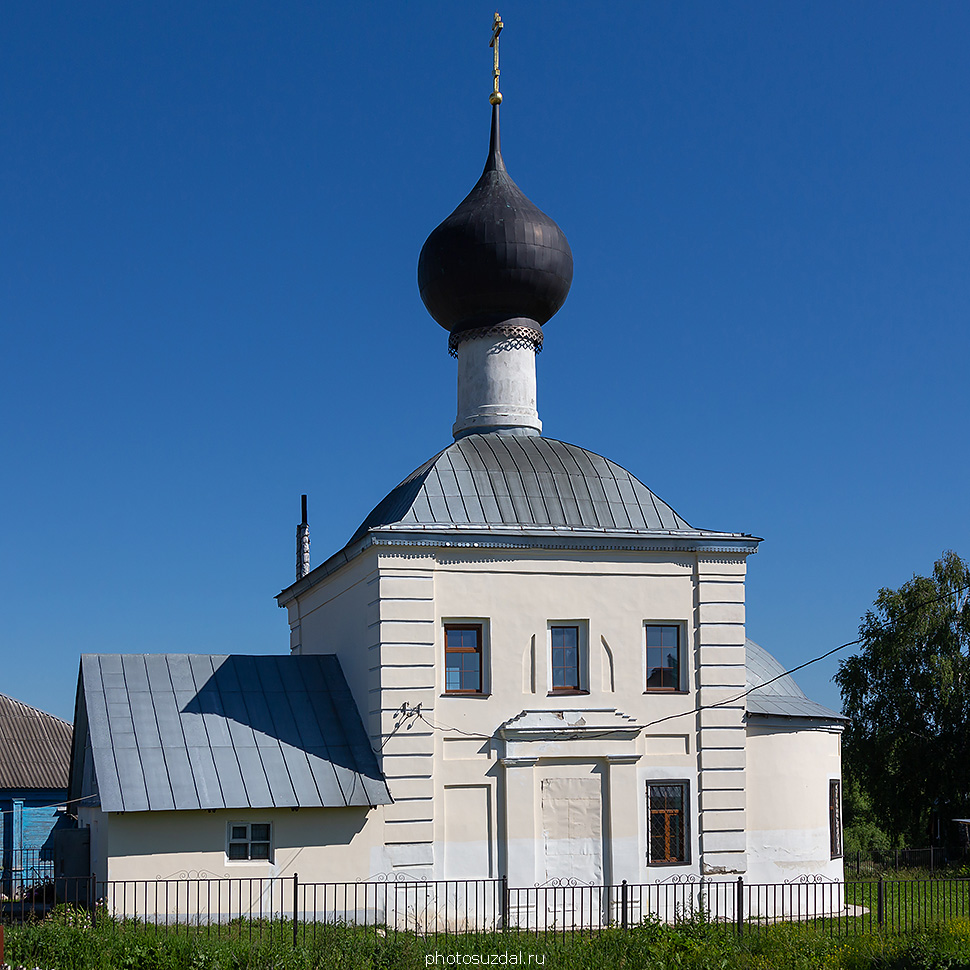 Вознесенская церковь в селе Сновицы