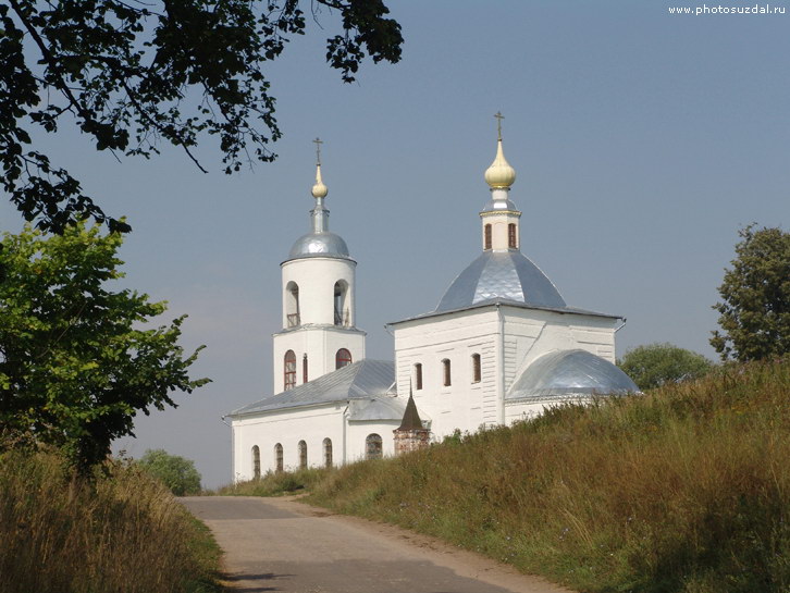 Никольская церковь с колокольней в селе Брутово