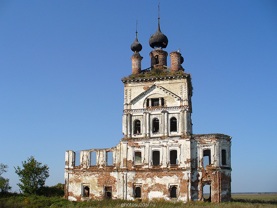 Михаило-Архангельская церковь в селе Весь