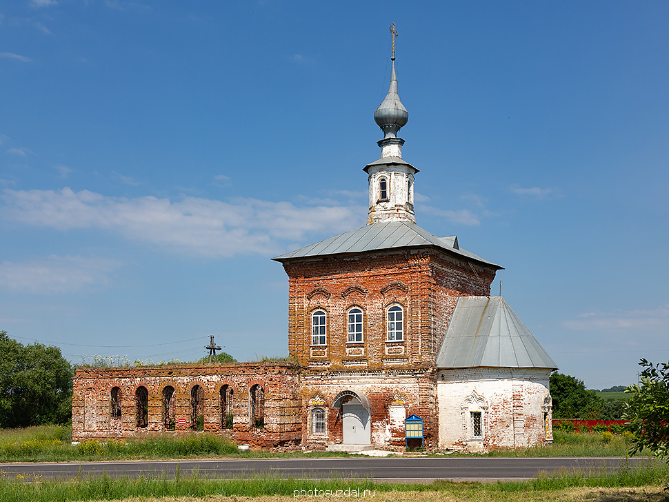 Георгиевская церковь в селе Крапивье Суздальского района