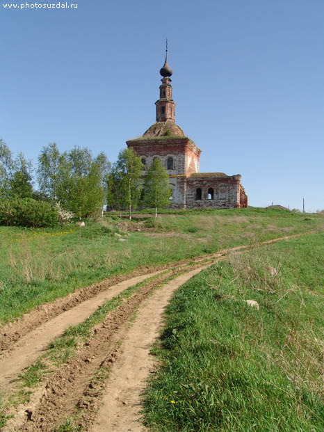 Козьмодемьянская церковь в селе Семеновское-Советское